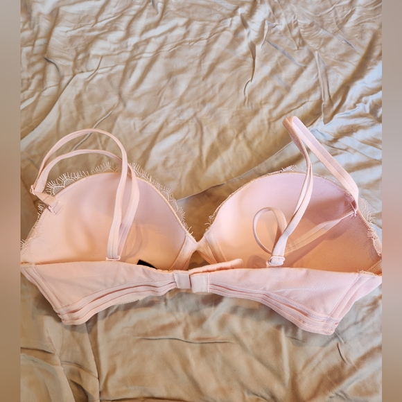 NWOT Beautiful Multi Way Push Up - Picture 3 of 4